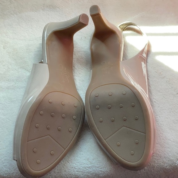 Life Stride Cream Peep-Toe Slingback Heels - Picture 7 of 8